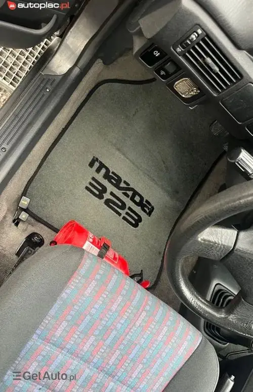 MAZDA 323 