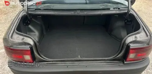 MAZDA 323 