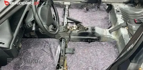 MAZDA 323 