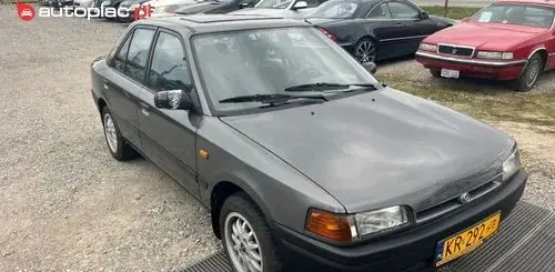 MAZDA 323 