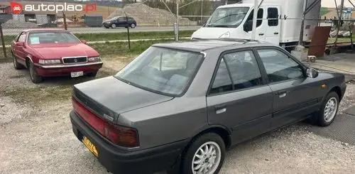 MAZDA 323 