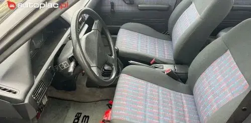 MAZDA 323 