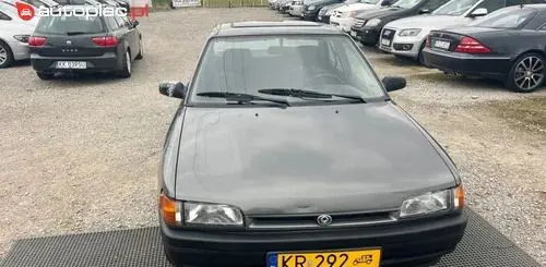 MAZDA 323 
