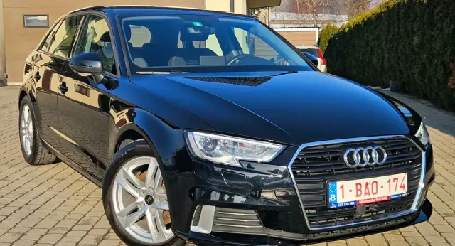 AUDI A3 Sportback 2.0 TDI (clean diesel) quattro S tronic Attraction