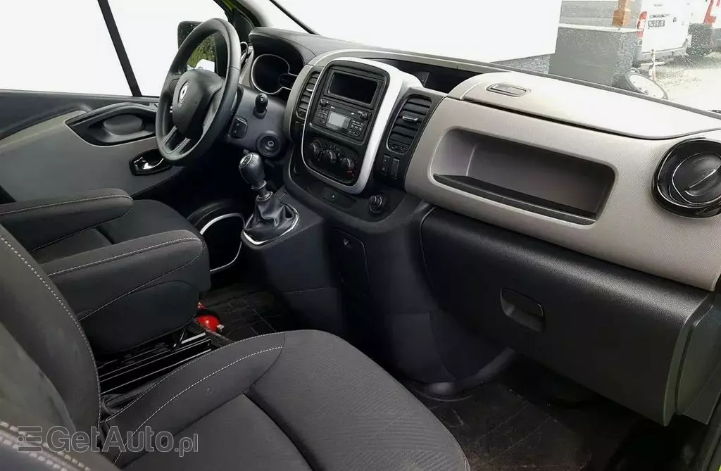 RENAULT Trafic 