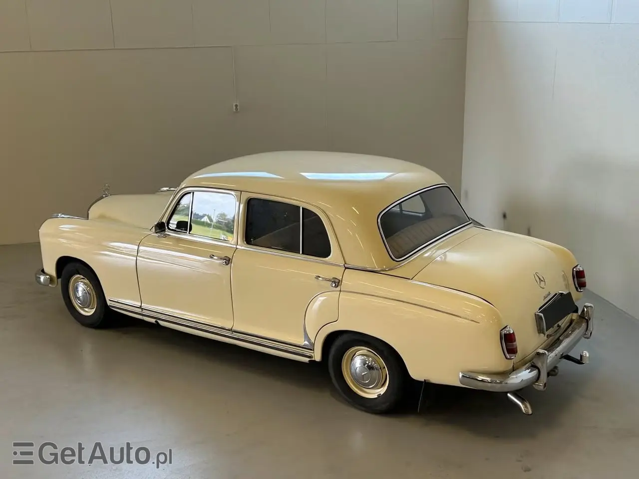 MERCEDES-BENZ 220 Ponton 