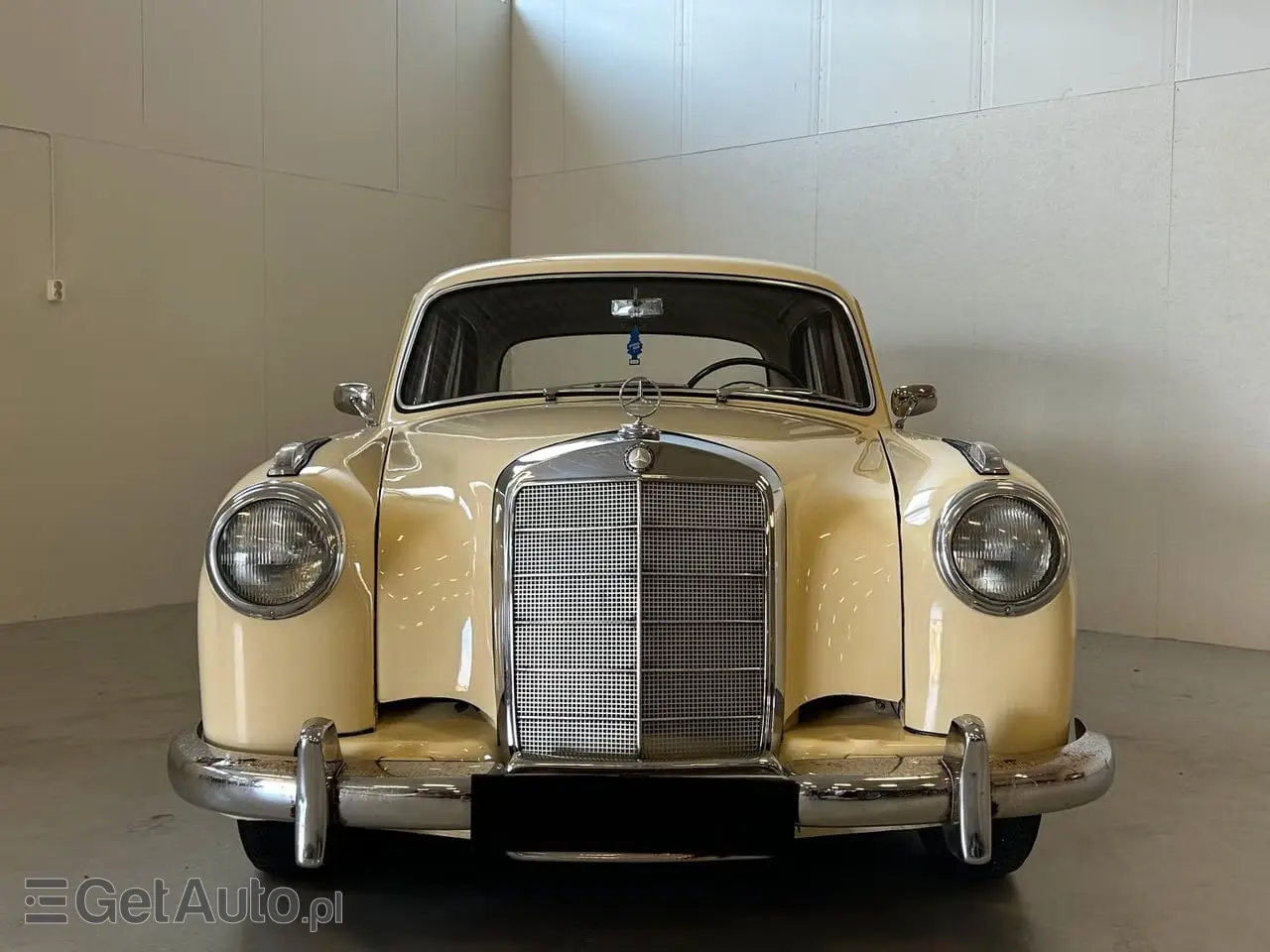 MERCEDES-BENZ 220 Ponton 