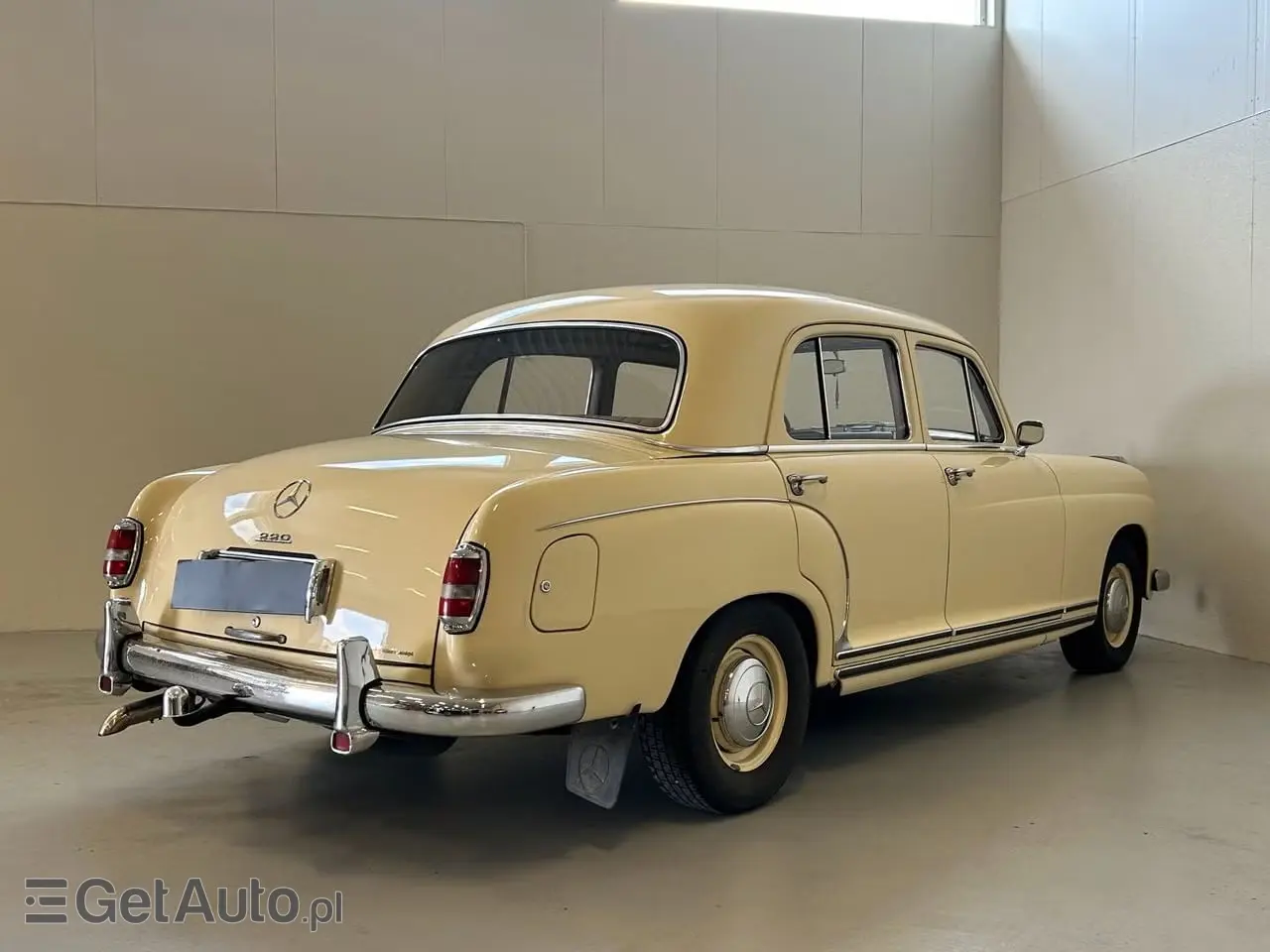 MERCEDES-BENZ 220 Ponton 