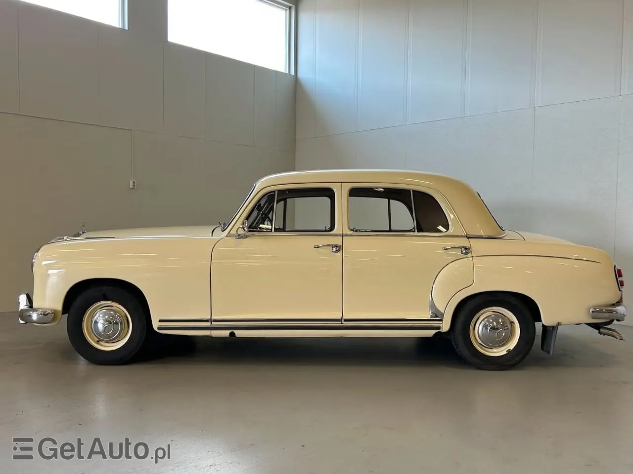 MERCEDES-BENZ 220 Ponton 