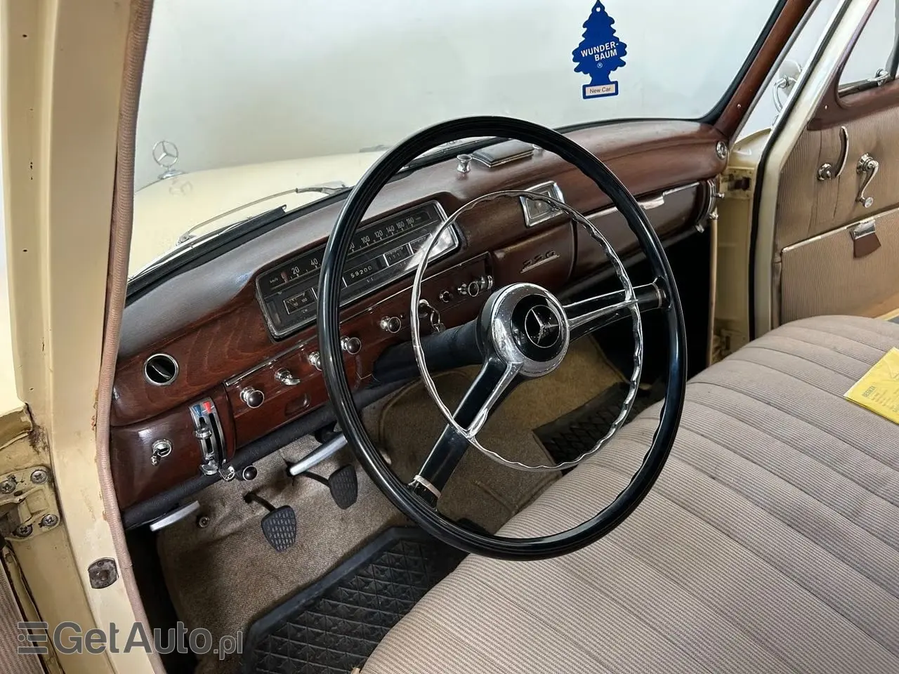 MERCEDES-BENZ 220 Ponton 