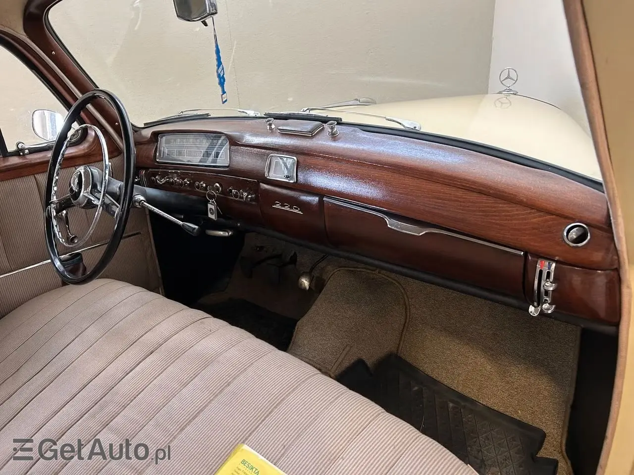 MERCEDES-BENZ 220 Ponton 