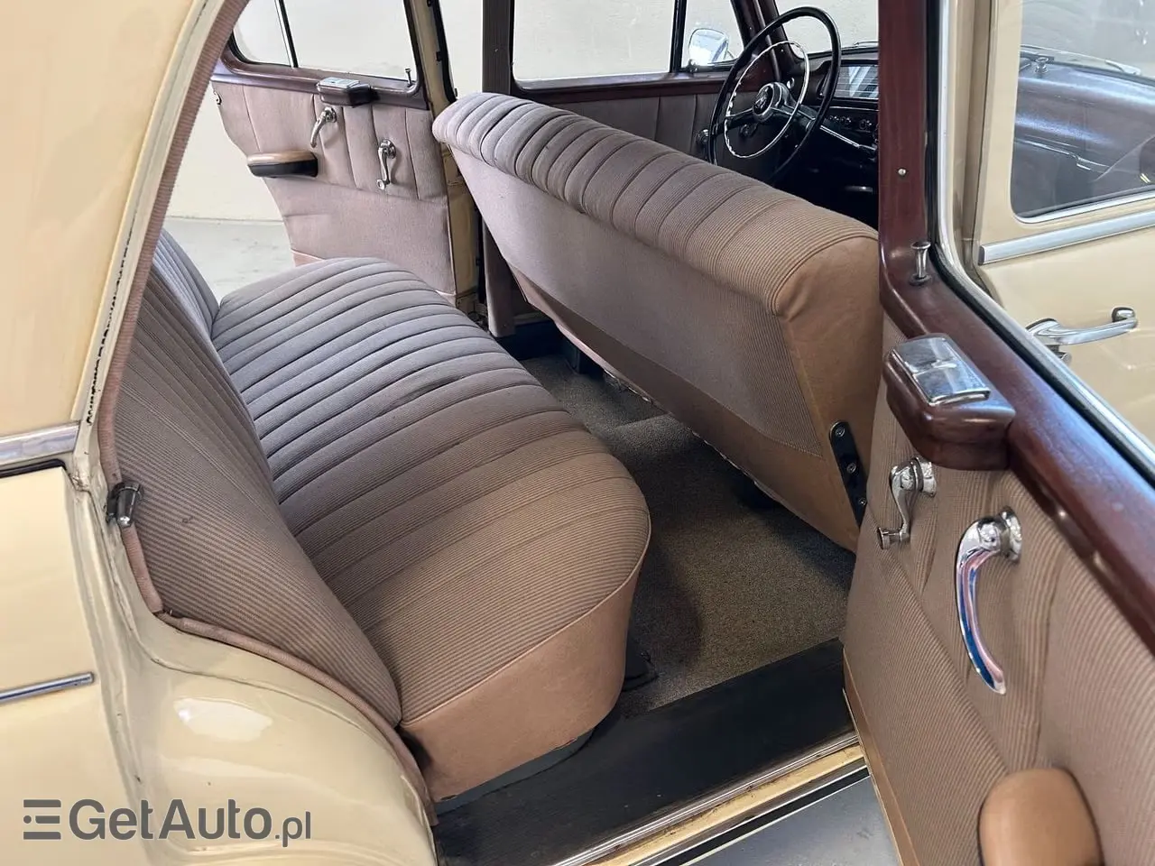 MERCEDES-BENZ 220 Ponton 