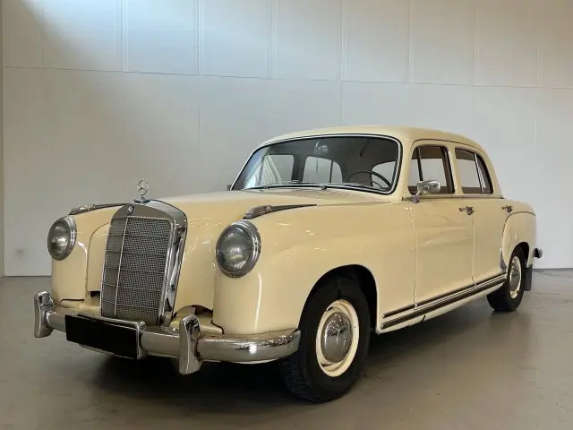 MERCEDES-BENZ 220 Ponton 