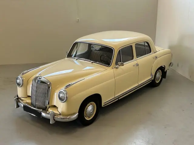 MERCEDES-BENZ 220 Ponton 