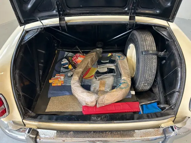 MERCEDES-BENZ 220 Ponton 