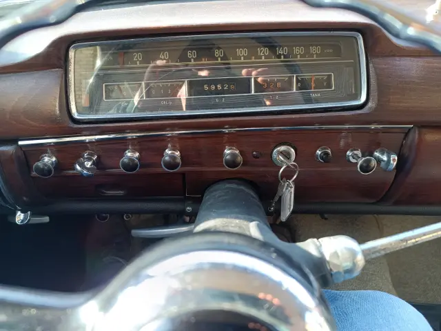 MERCEDES-BENZ 220 Ponton 