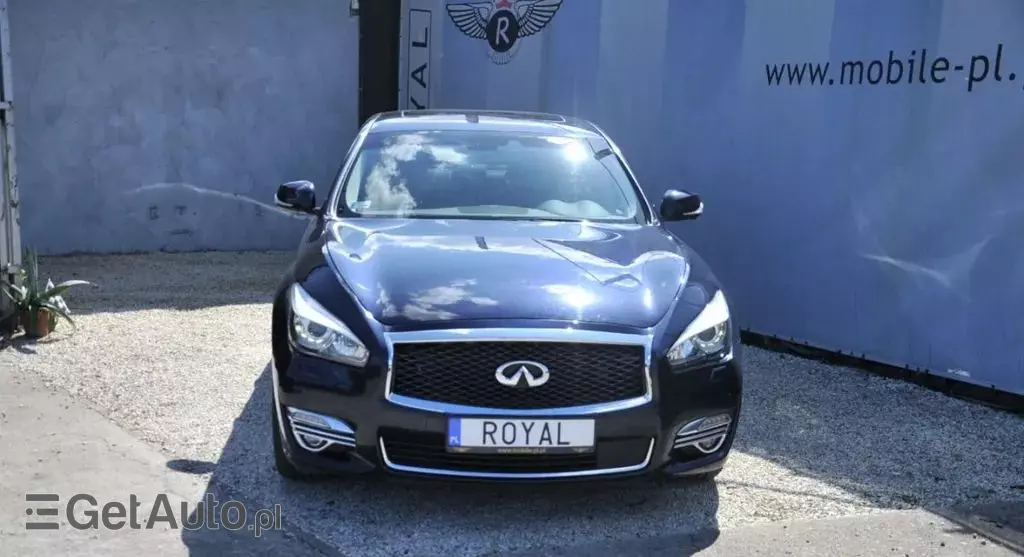 INFINITI Q70 