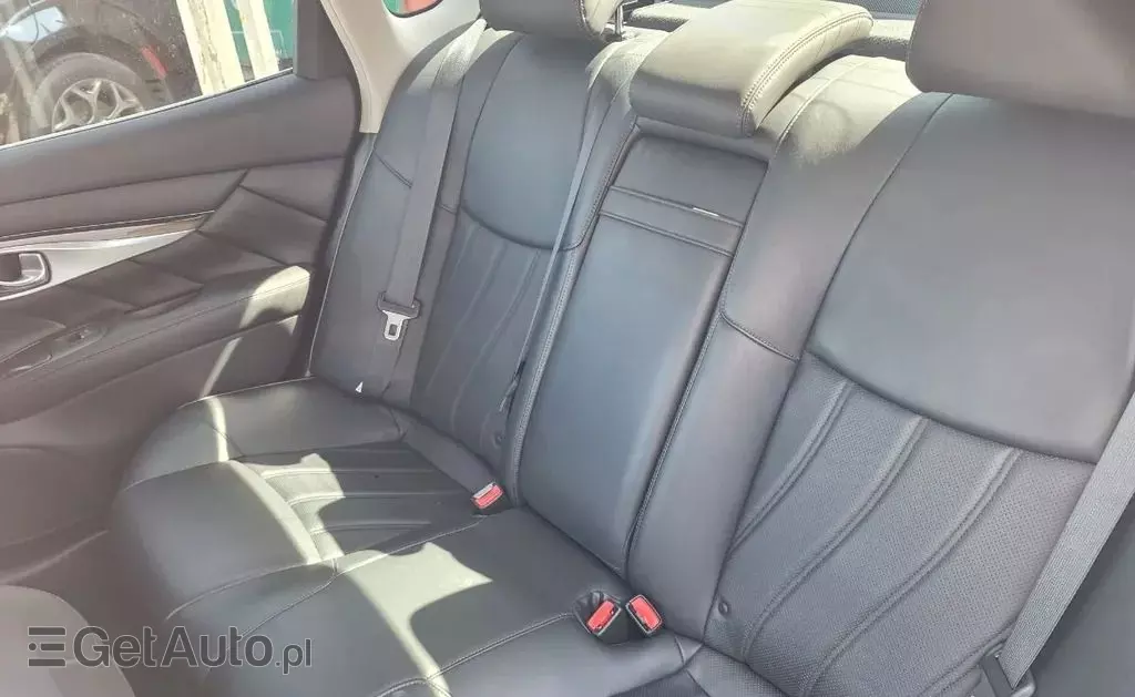 INFINITI Q70 