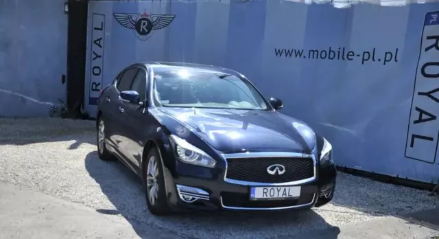 INFINITI Q70 