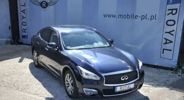 INFINITI Q70 