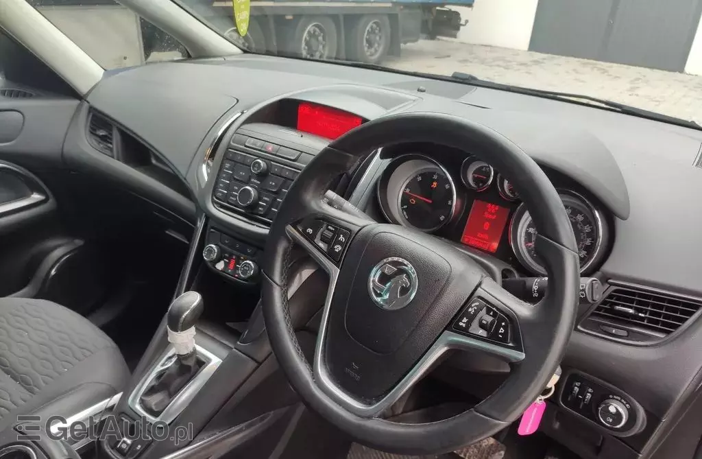 OPEL Zafira 