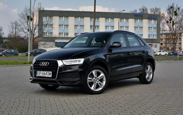 AUDI Q3 