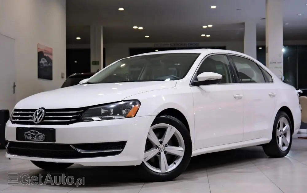 VOLKSWAGEN Passat 
