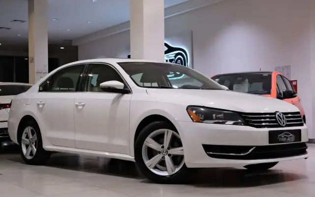 VOLKSWAGEN Passat 