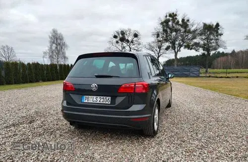 VOLKSWAGEN Golf Sportsvan 
