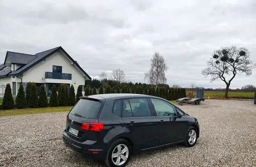 VOLKSWAGEN Golf Sportsvan 