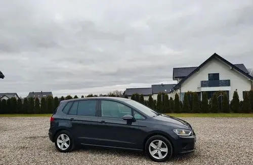 VOLKSWAGEN Golf Sportsvan 