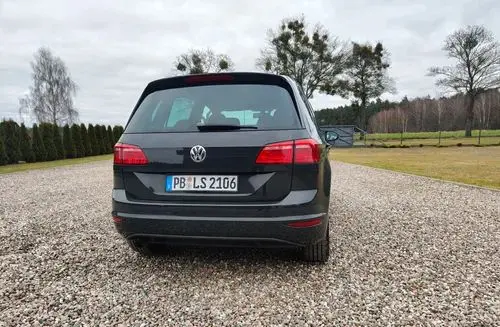 VOLKSWAGEN Golf Sportsvan 
