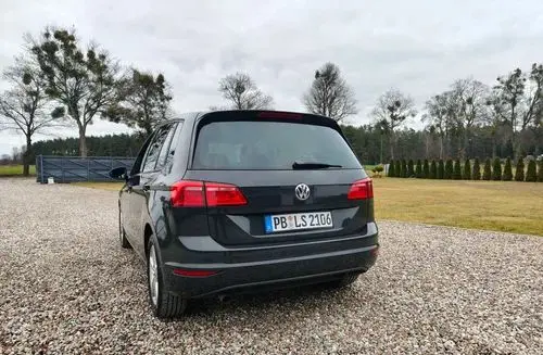 VOLKSWAGEN Golf Sportsvan 