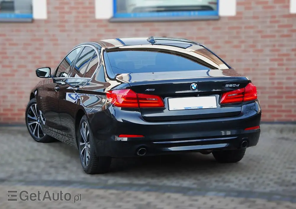 BMW Seria 5 520d xDrive M Sport sport