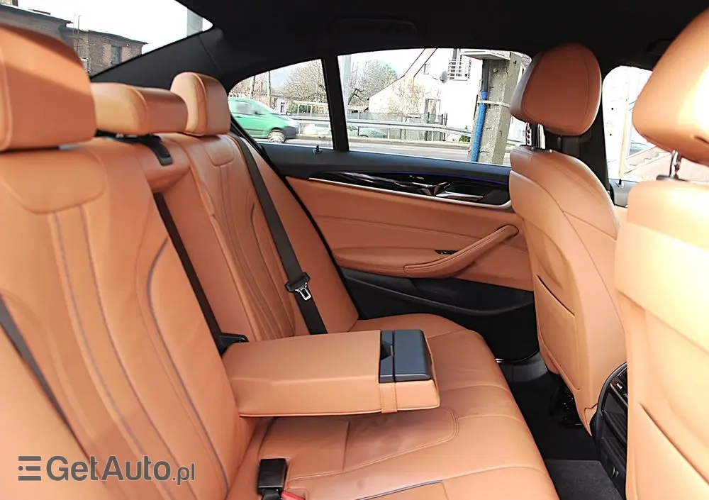 BMW Seria 5 520d xDrive M Sport sport
