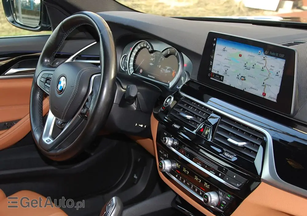 BMW Seria 5 520d xDrive M Sport sport