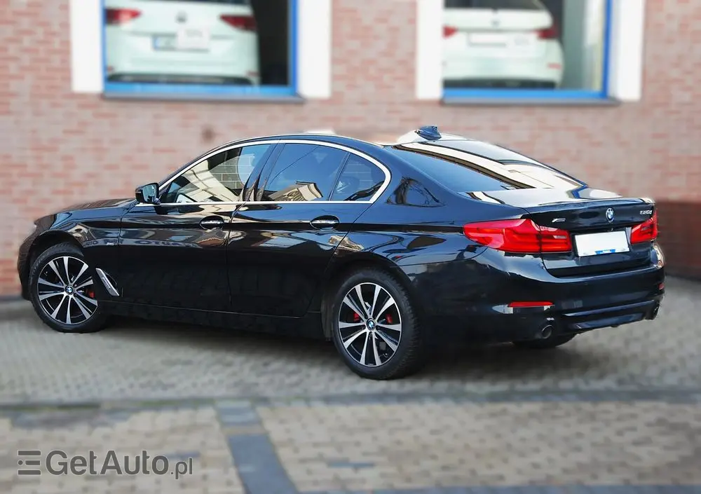BMW Seria 5 520d xDrive M Sport sport