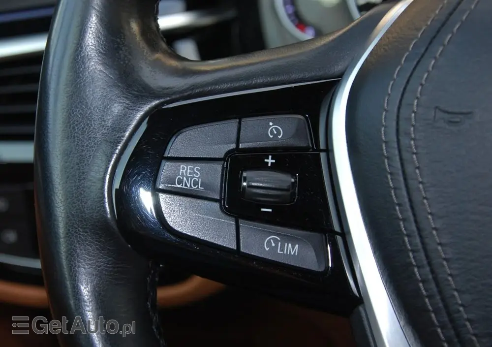 BMW Seria 5 520d xDrive M Sport sport