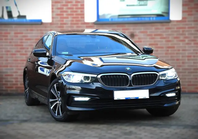 BMW Seria 5 520d xDrive M Sport sport