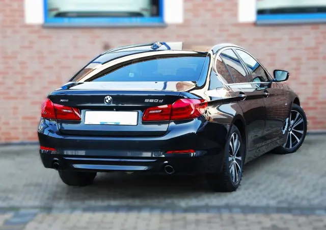 BMW Seria 5 520d xDrive M Sport sport
