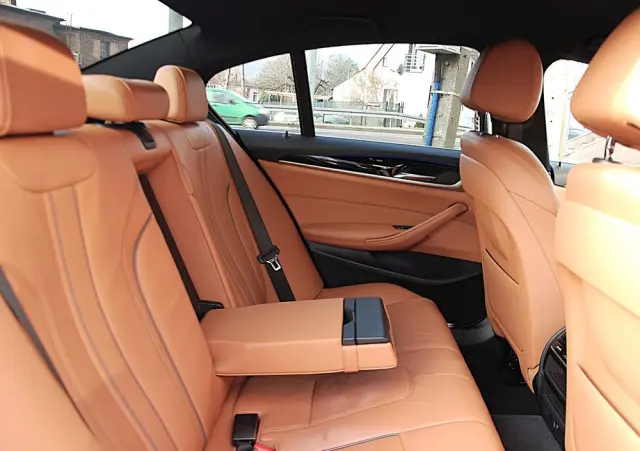 BMW Seria 5 520d xDrive M Sport sport