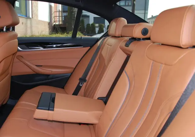 BMW Seria 5 520d xDrive M Sport sport