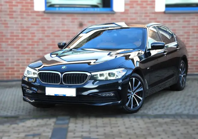 BMW Seria 5 520d xDrive M Sport sport