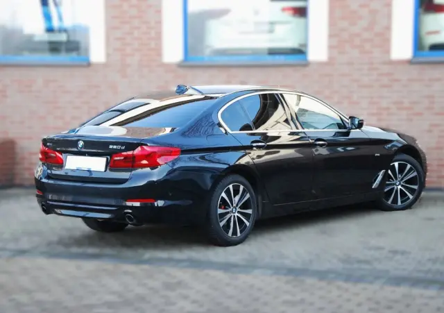 BMW Seria 5 520d xDrive M Sport sport