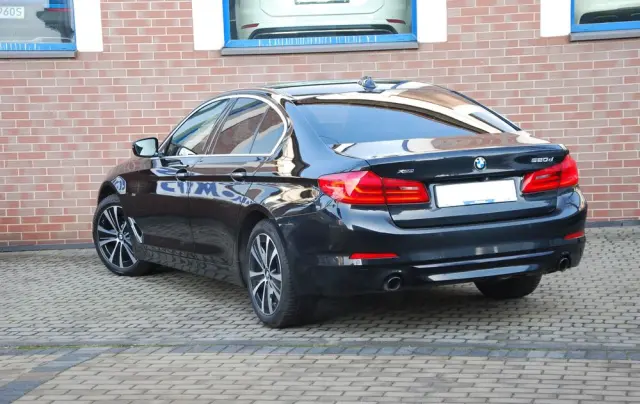 BMW Seria 5 520d xDrive M Sport sport