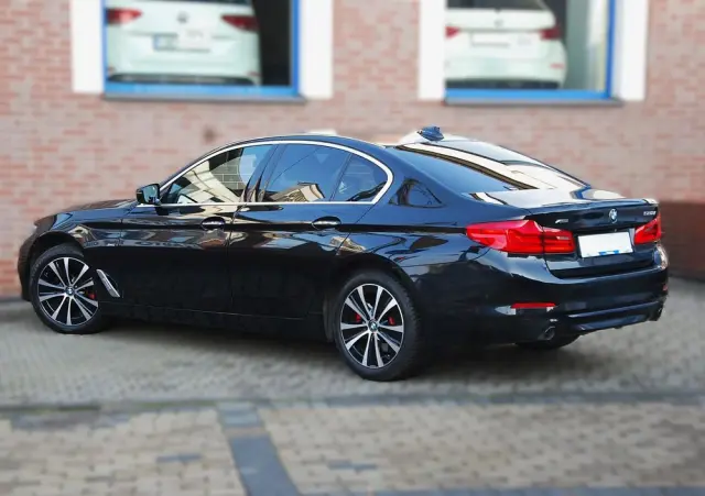 BMW Seria 5 520d xDrive M Sport sport
