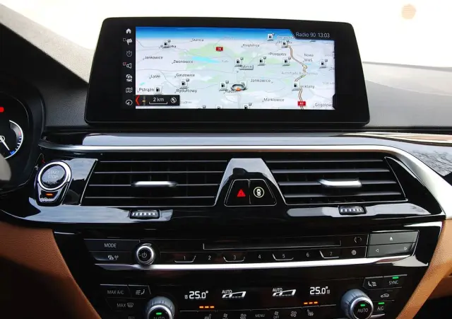 BMW Seria 5 520d xDrive M Sport sport