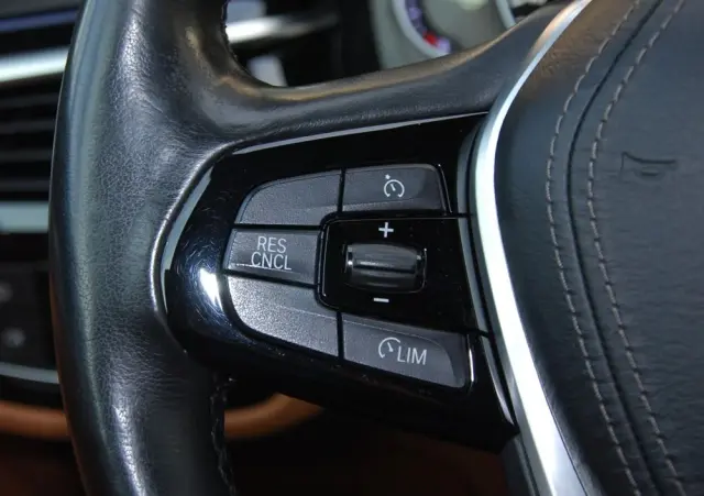 BMW Seria 5 520d xDrive M Sport sport