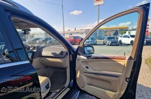MERCEDES-BENZ GL 