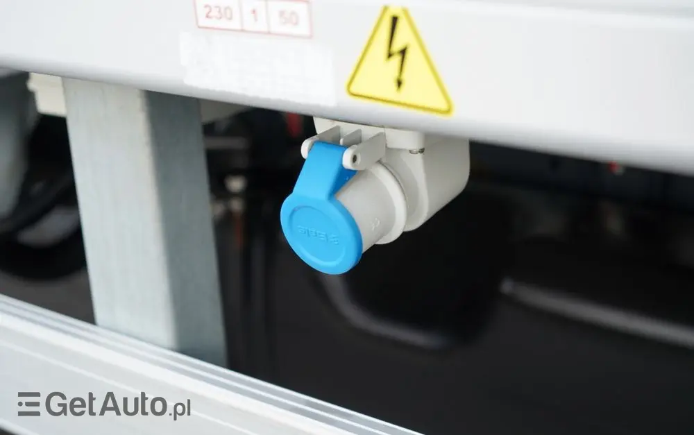 IVECO DAILY 35-180 / CHŁODNIA / AGREGAT CARRIER XARIOS 350 / HI-MATIC / BLIŹNIAK / SPROWADZONY 